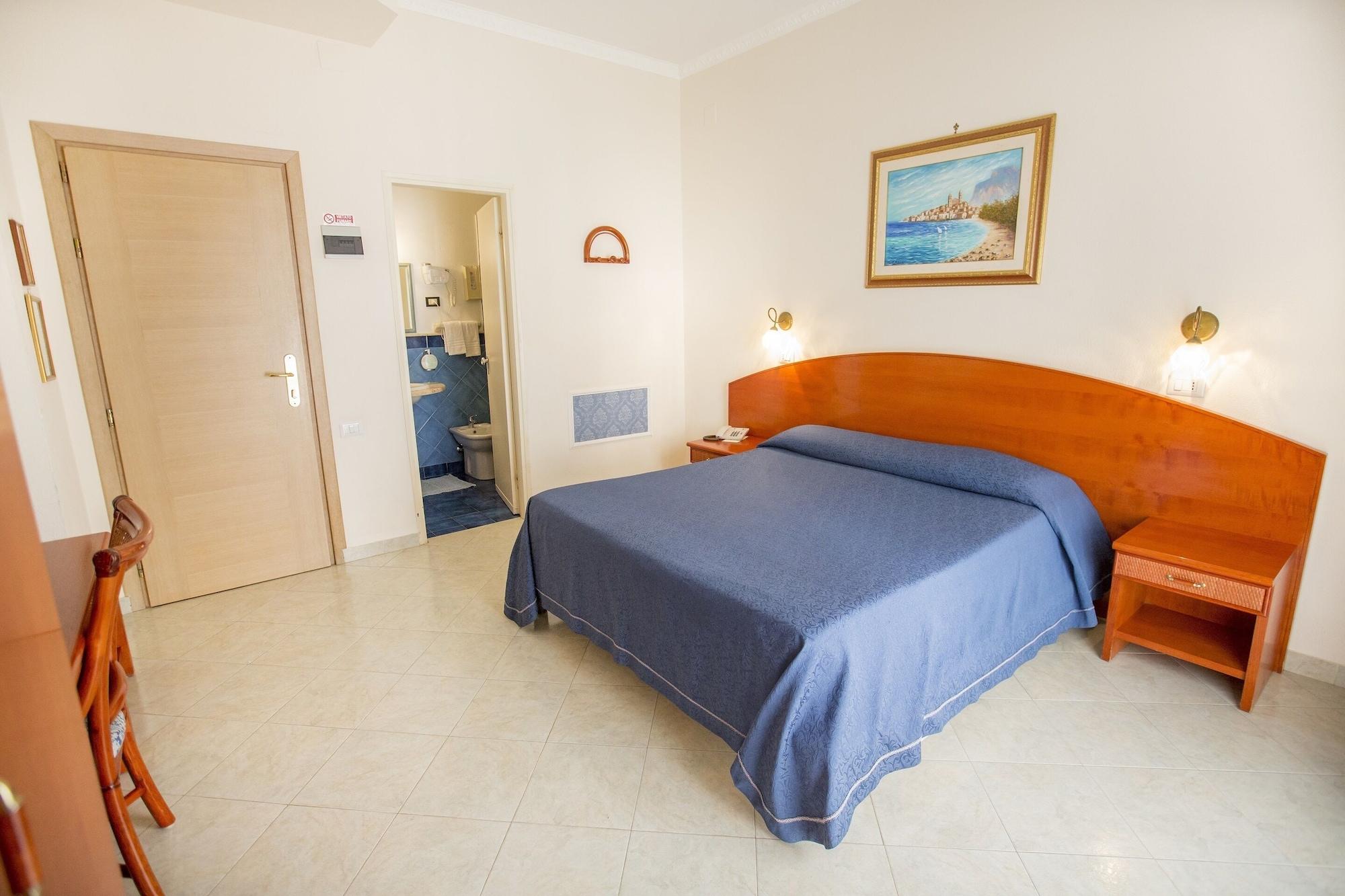 Hotel Mediterraneo Чефалу Екстер'єр фото