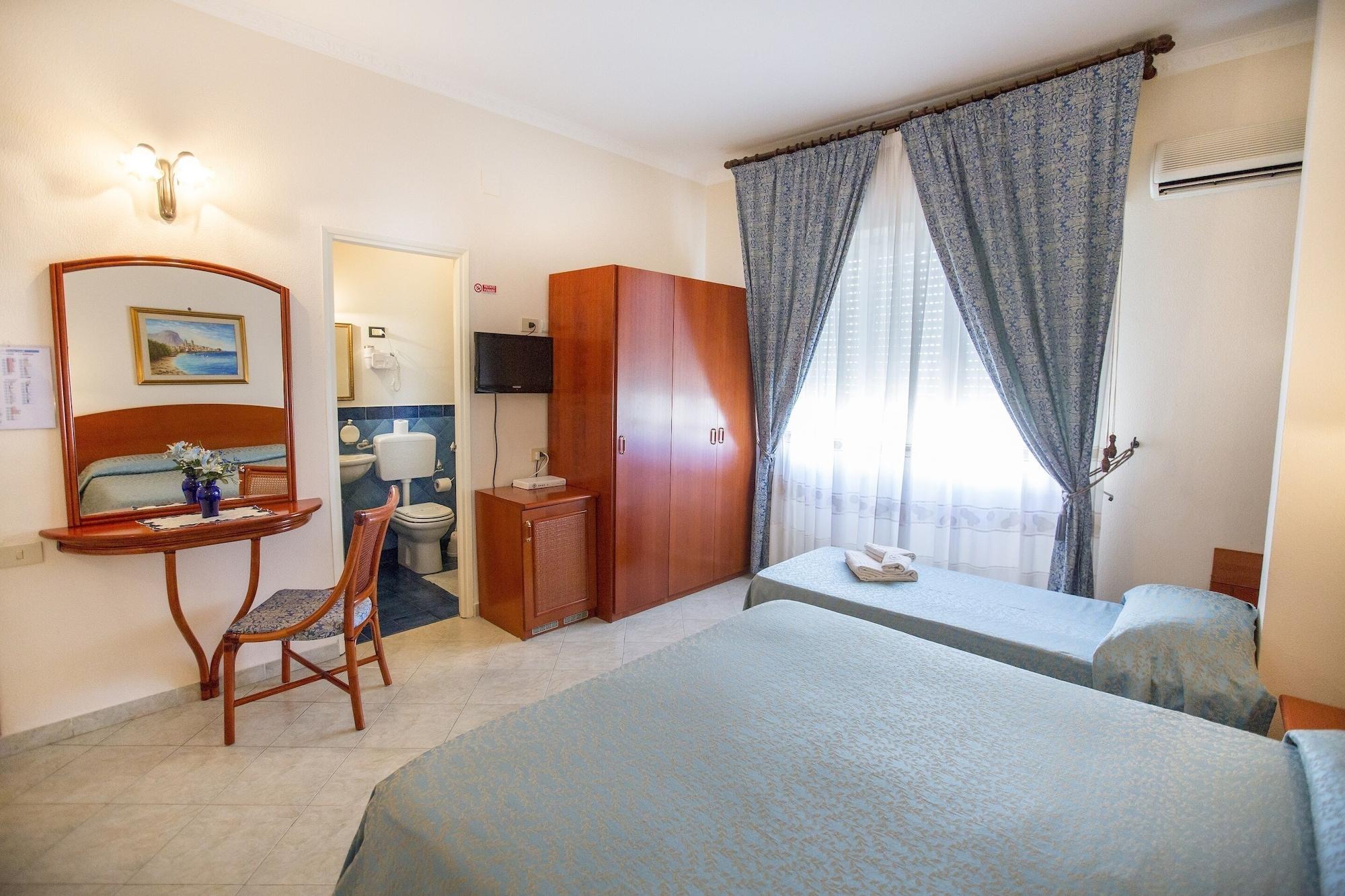 Hotel Mediterraneo Чефалу Екстер'єр фото