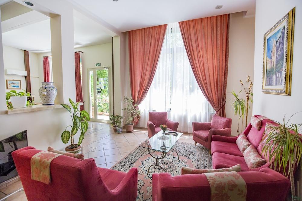 Hotel Mediterraneo Чефалу Екстер'єр фото