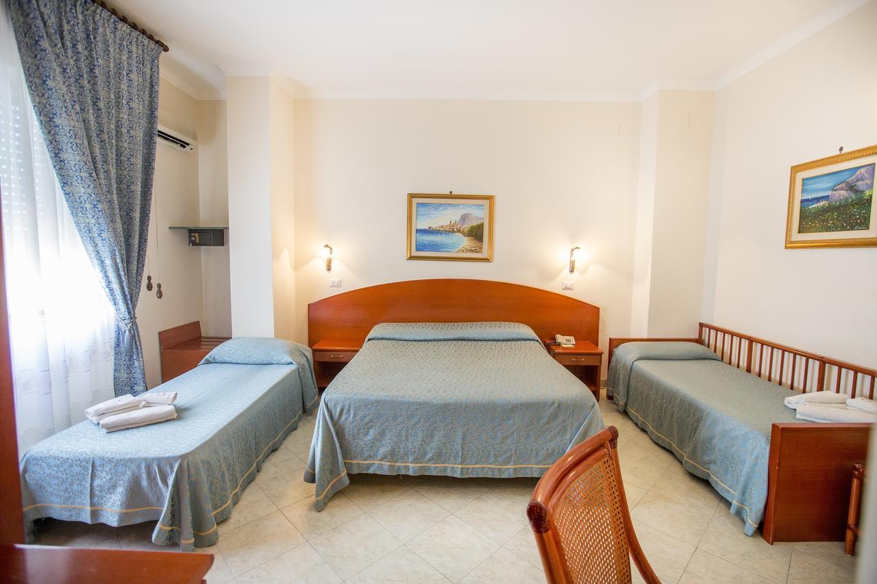 Hotel Mediterraneo Чефалу Екстер'єр фото