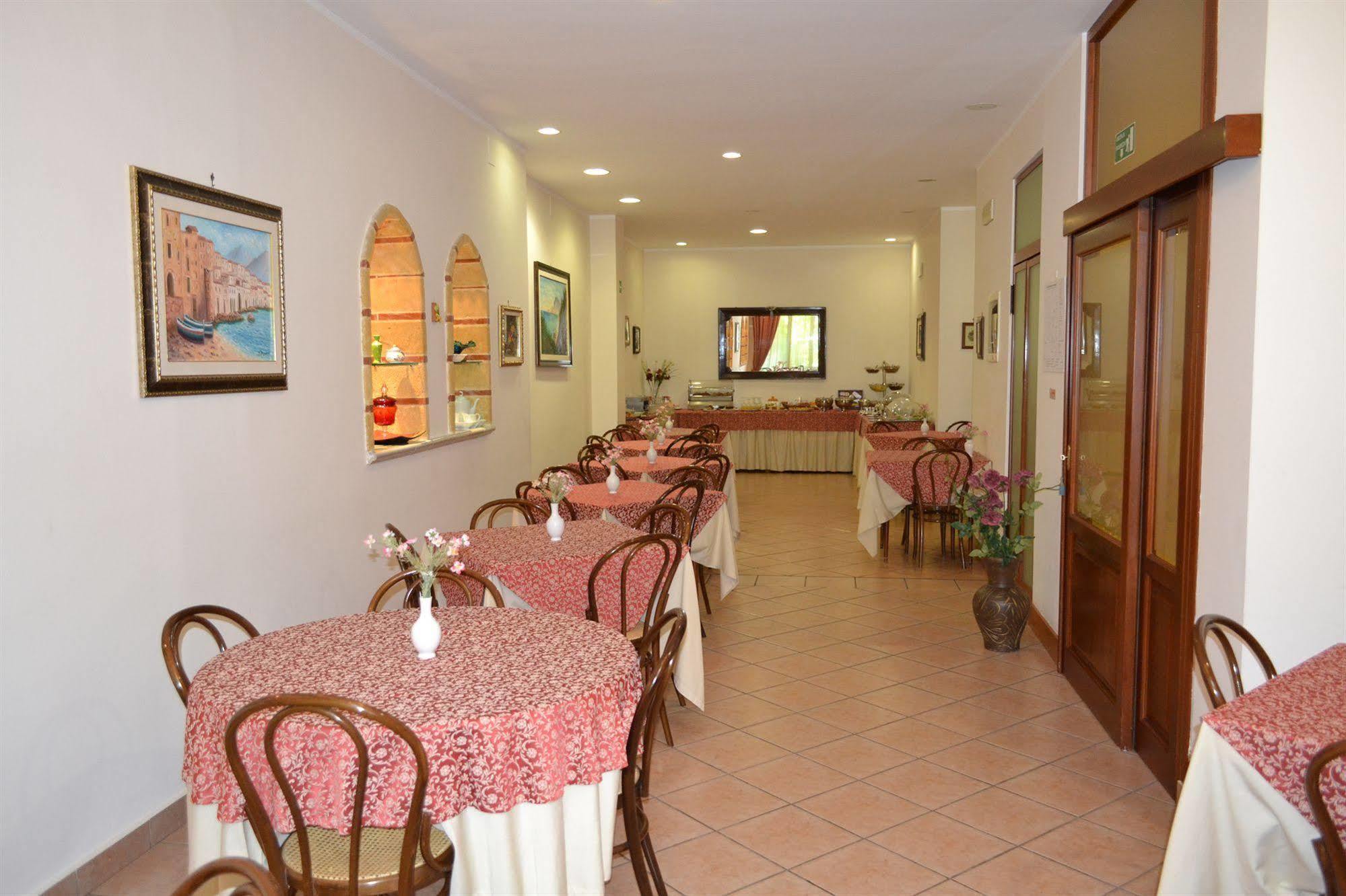 Hotel Mediterraneo Чефалу Екстер'єр фото